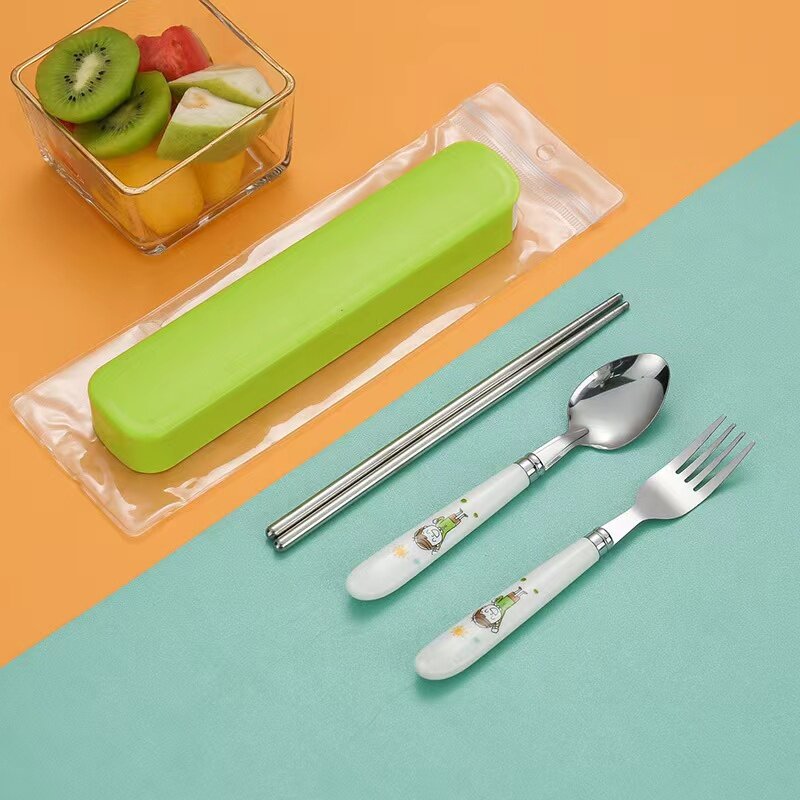 ชุดช้อมส้อมตะเกียบลายการ์ตูน กล่องช้อนส้อม ชุดช้อนส้อมพกพา