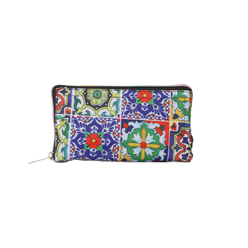 一件轻便且耐用的购物袋，可清洗且可折叠的，经典图案设计的礼品手提包，带有拉链，可折叠且便于携带，适合旅行使用。