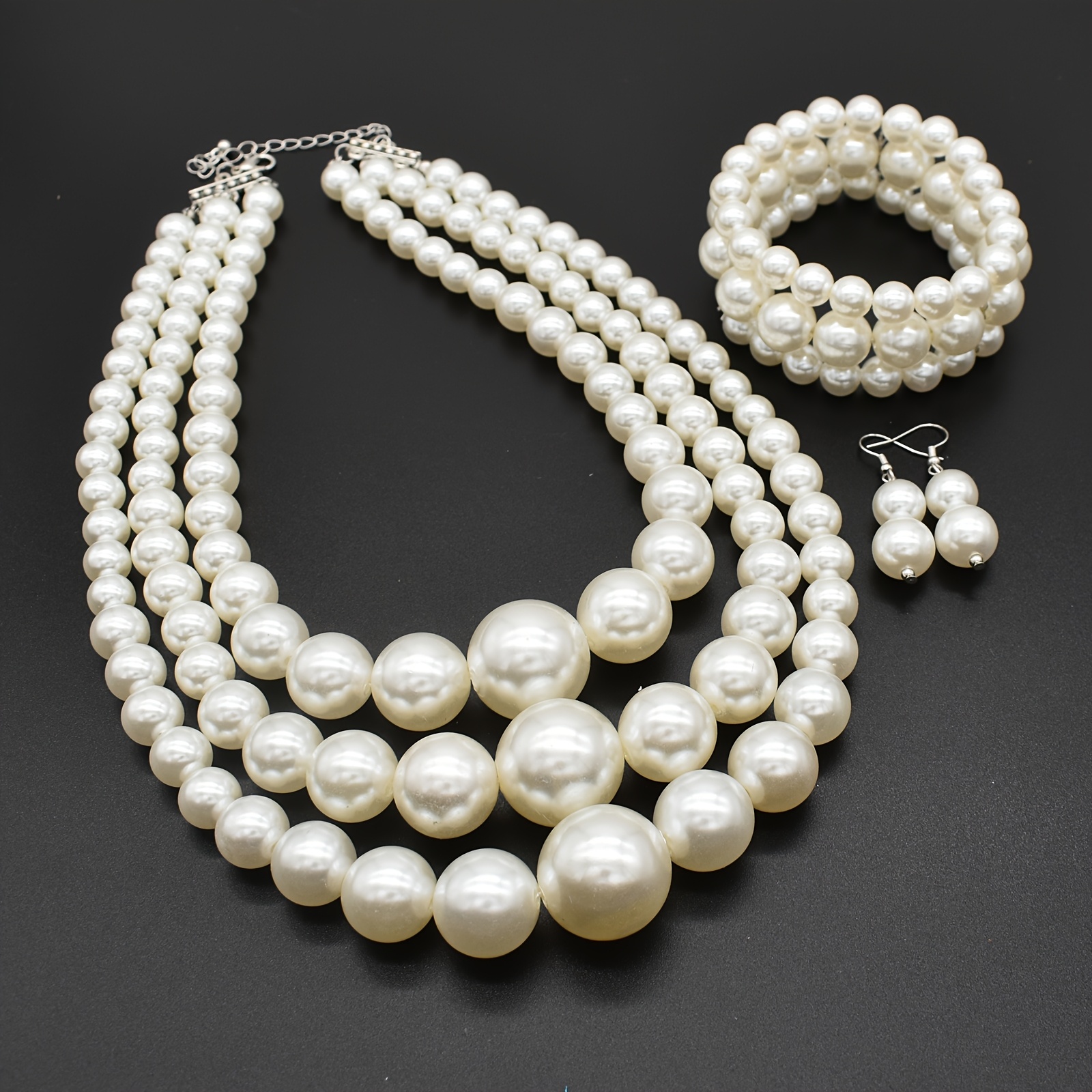 Four-piece set of exaggerated imitation pearl beaded three-piece set of multi-layer pearl necklace, suitable for dinner, wedding wear, clothing accessories, unique design, fashionable and elegant sexy style, suitable for girlfriend, wife, friends, family commemorative gifts