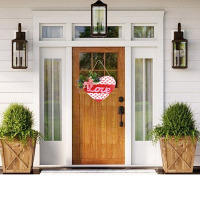 1 件以爱为主题的木质门牌,情人节和婚礼的家居装饰品——庭院门廊的悬挂装饰