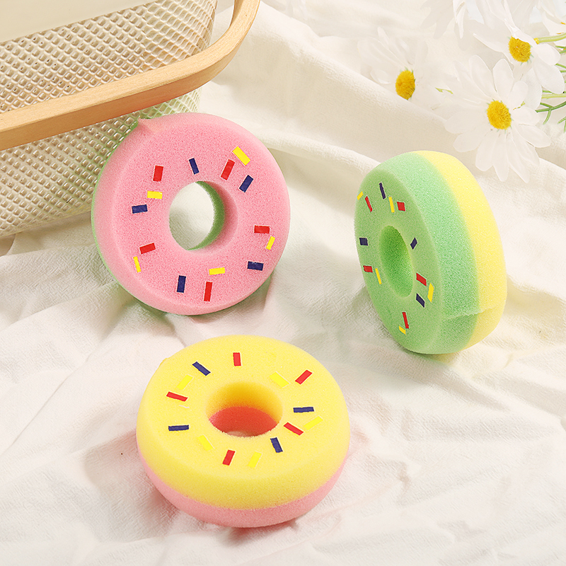1 piece of doughnut-shaped bath sponge is suitable for Bath in the bathroom. The body is clean, soft and skin-friendly. It is a good bath that injects a lovely feeling into the bathroom.