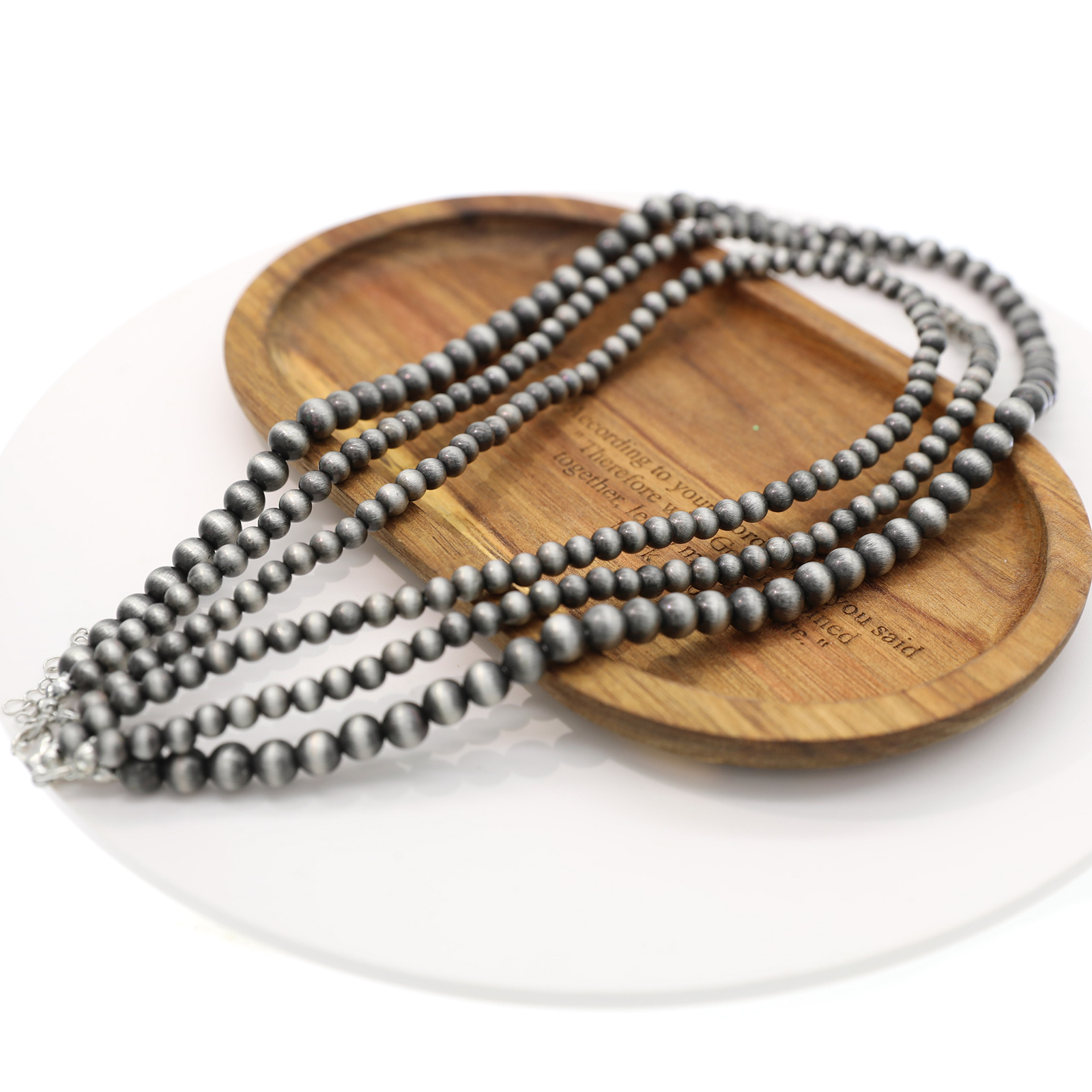 1 piece of gray beaded multi-layer necklace is used for retro style, American style style style, improved style, retro layering fashion