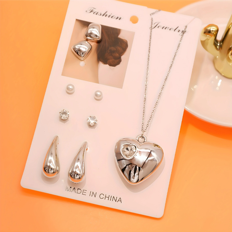 1件银色首饰套装 用于送礼心意之选，少女风穿搭 多款式耳钉 + 爱心项链组合 满足多样风格需求的时尚好物套组