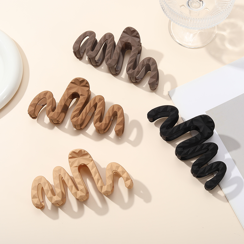 4 pieces of geometric wave hair clips suitable for daily commuting/dating/home niche design strong grip easy to create lazy hair, half hair style