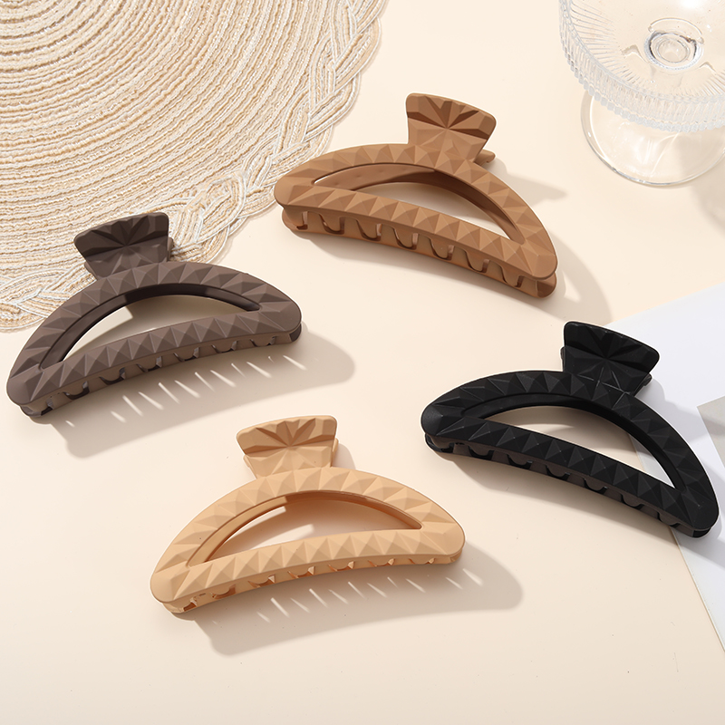 4件莫兰迪质感立体抓夹 适用于多场景发型打造 通勤 ， 居家 ， 约会全适配 菱形设计 + 牢固抓发 懒人秒 get 精致氛围感发型