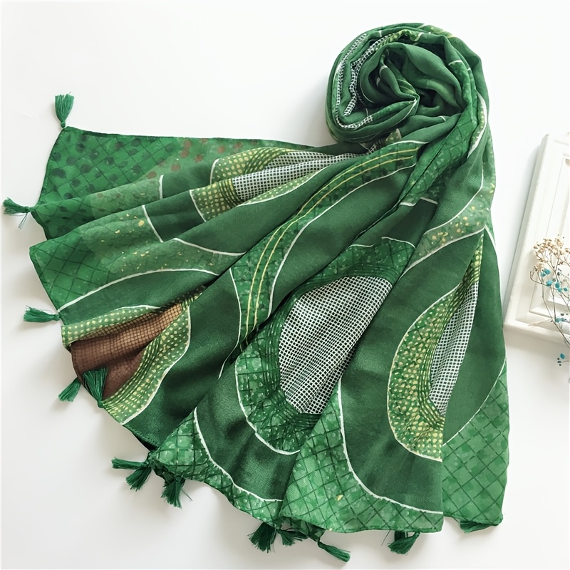 1PC retro green geometric printed tassel scarf, suitable for ethnic style wear and match, autumn and winter modeling level improvement, artistic occasion matching eye-catching item