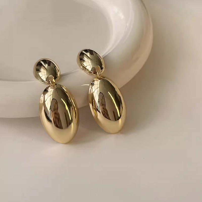 European and American style exaggerated metal oval eardrops elegant commuting advanced sense earrings niche design sense earrings
