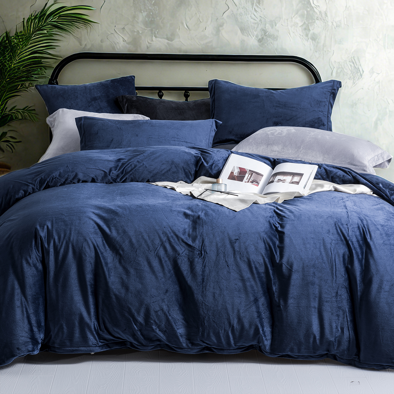 Velvet Duvet Cover Set, Luxuriously Soft, Zippered Flannel Comforter Cover, Navy Blue