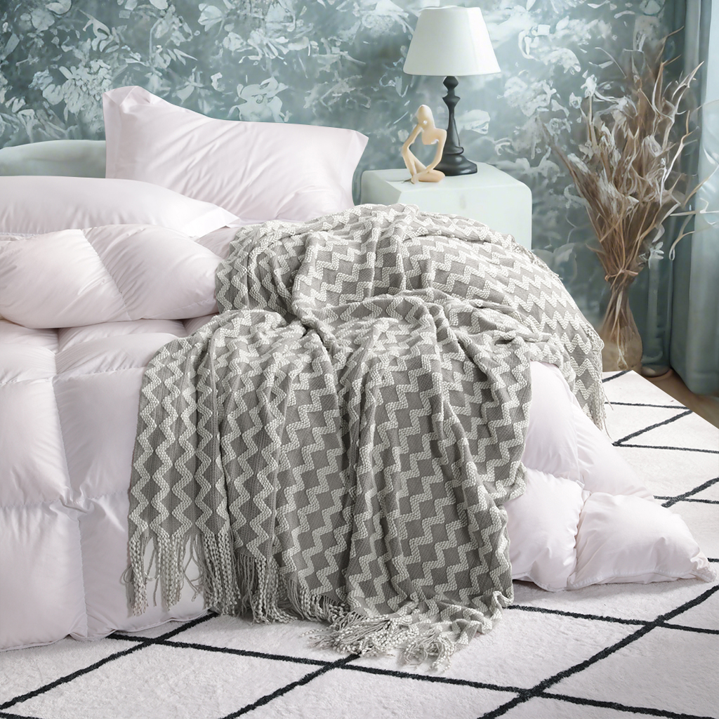 Lightweight Acrylic Knitted Throw Blanket with Tassels, Soft and Cozy Woven Decorative Blanket for Couch, Bed, Sofa