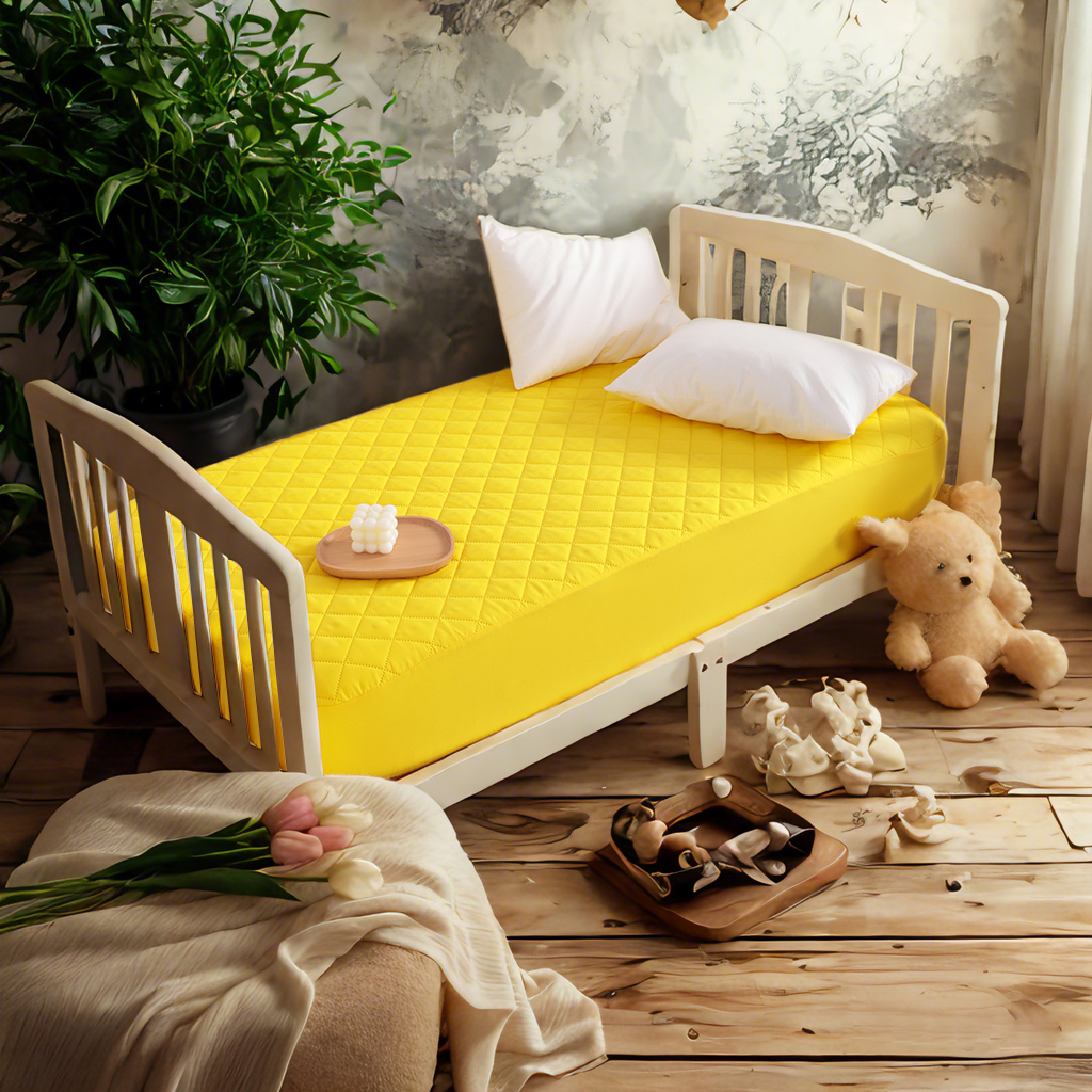 2件防水绗缝婴儿床床垫保护套，柔软、透气、可机洗床垫罩，适用于婴儿床、托儿所和日托所