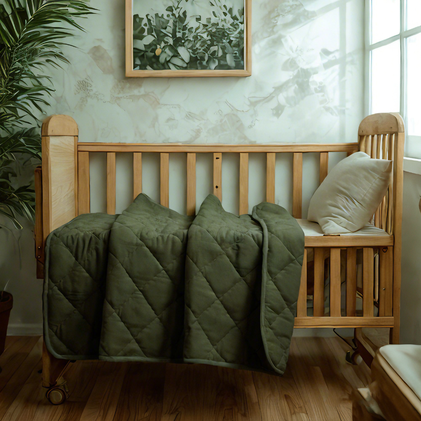 Lightweight Down Alternative Toddler Comforter, Warm and Soft Quilted Baby Blanket