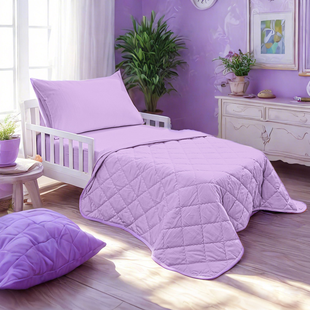 4件套幼儿床上用品，柔软透气的中性婴儿床床上用品，包括绗缝被子、床笠、床单、信封枕套