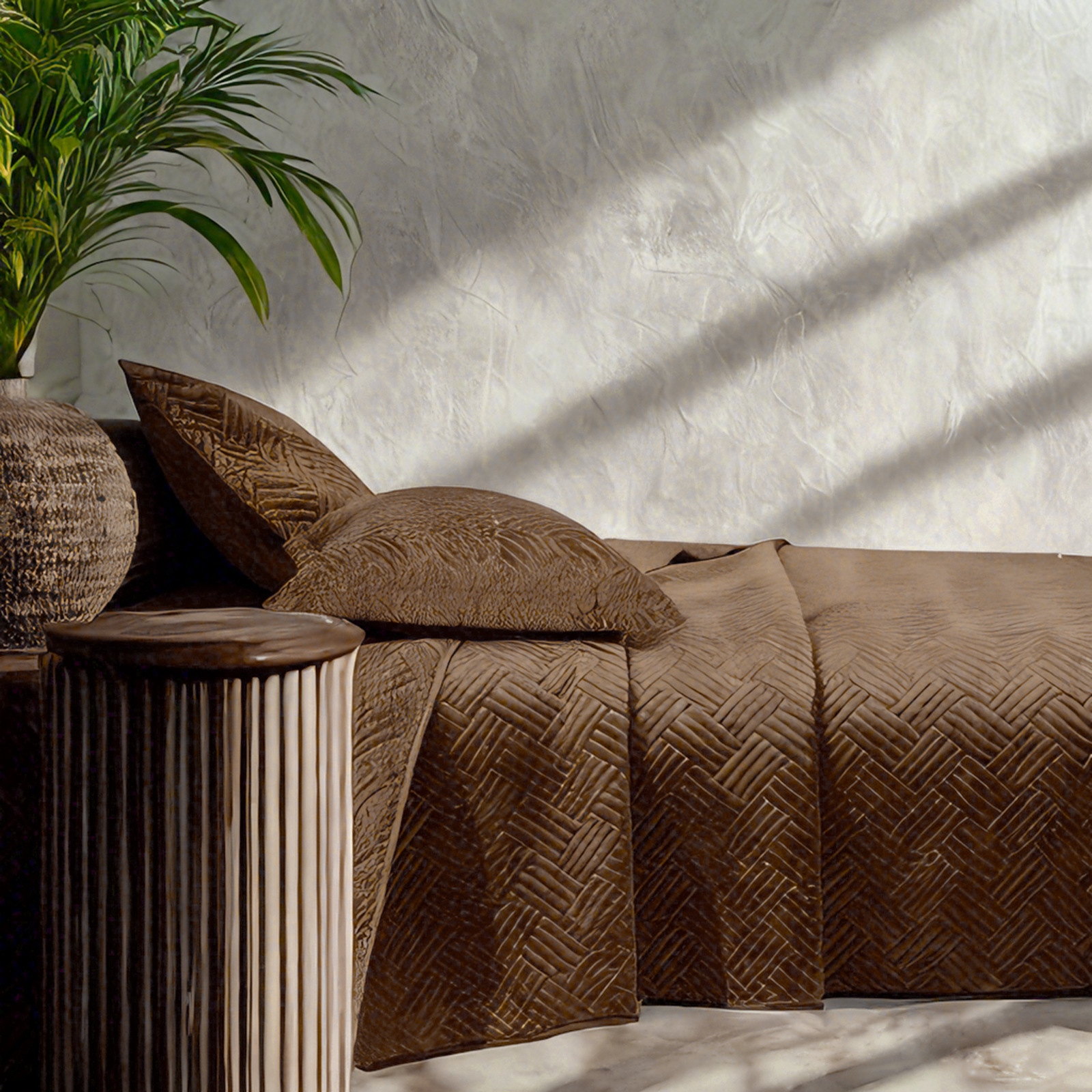 带几何图案的豪华如丝绸般色丁床盖套件，四季皆宜的绗缝床盖套件，咖啡