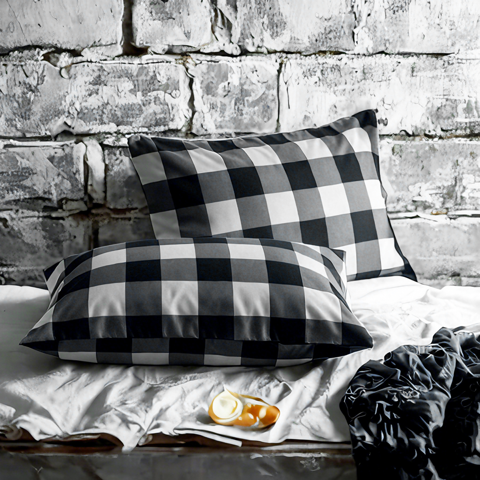 2个柔软拉绒超细纤维枕套，黑白图案，信封式封口