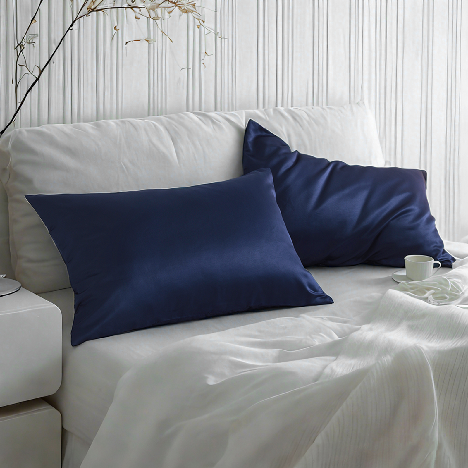 2个豪华色丁枕套，带隐藏式拉链的护发护肤枕套