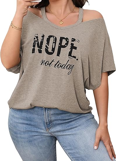 女性时尚加码冷肩T恤短袖休闲字母印花束腰上衣夏季衬衫衬衫