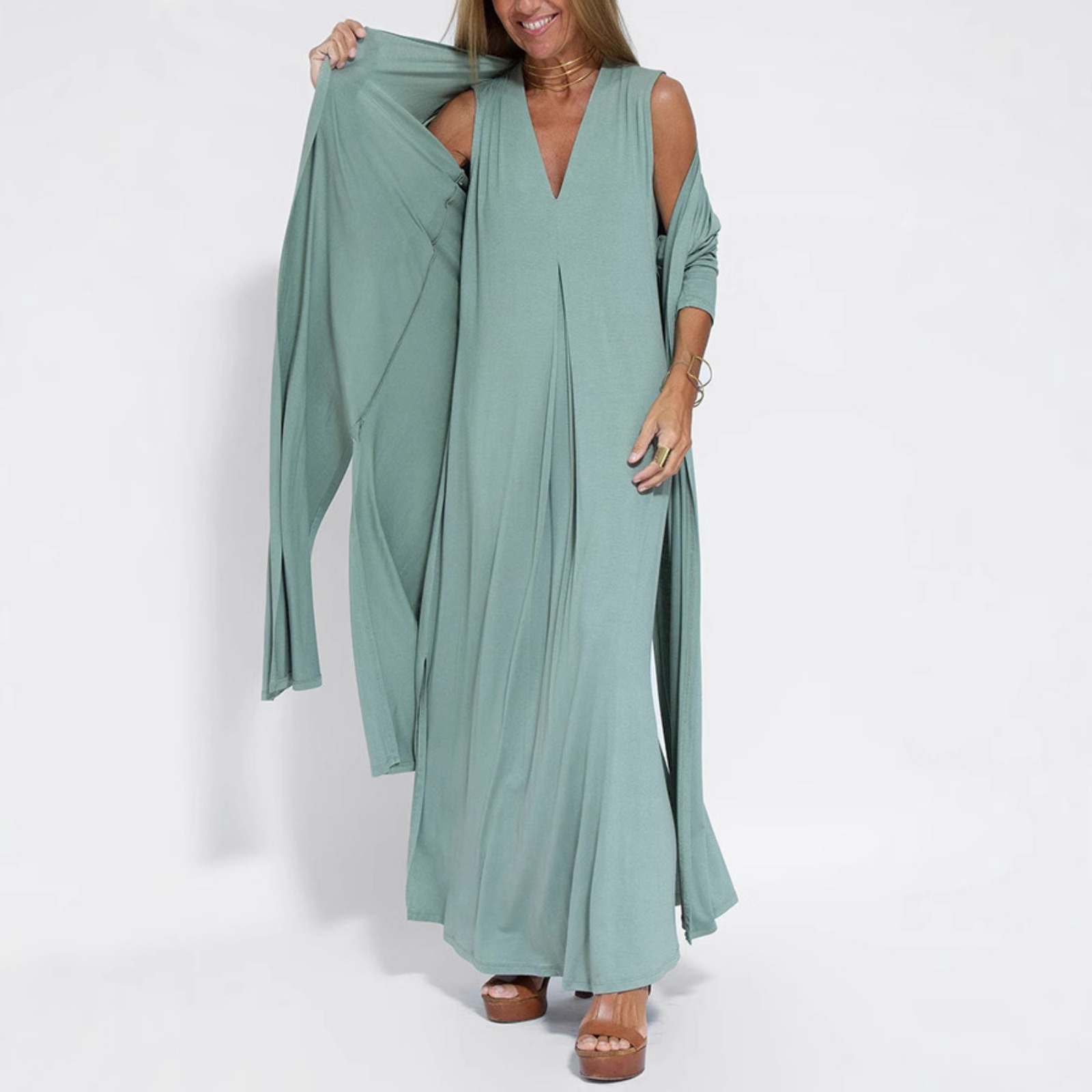 新款纯色套头V领连衣裙女