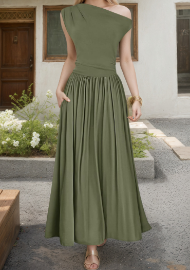 斜肩口袋连衣裙