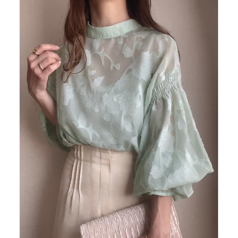 新款前后穿花朵提花灯笼袖透明衬衫