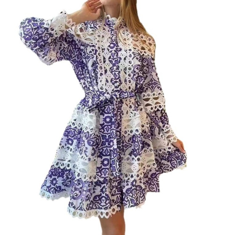 复古宫廷风重工气质优雅印花镂空立领腰带收腰长袖连衣裙短裙