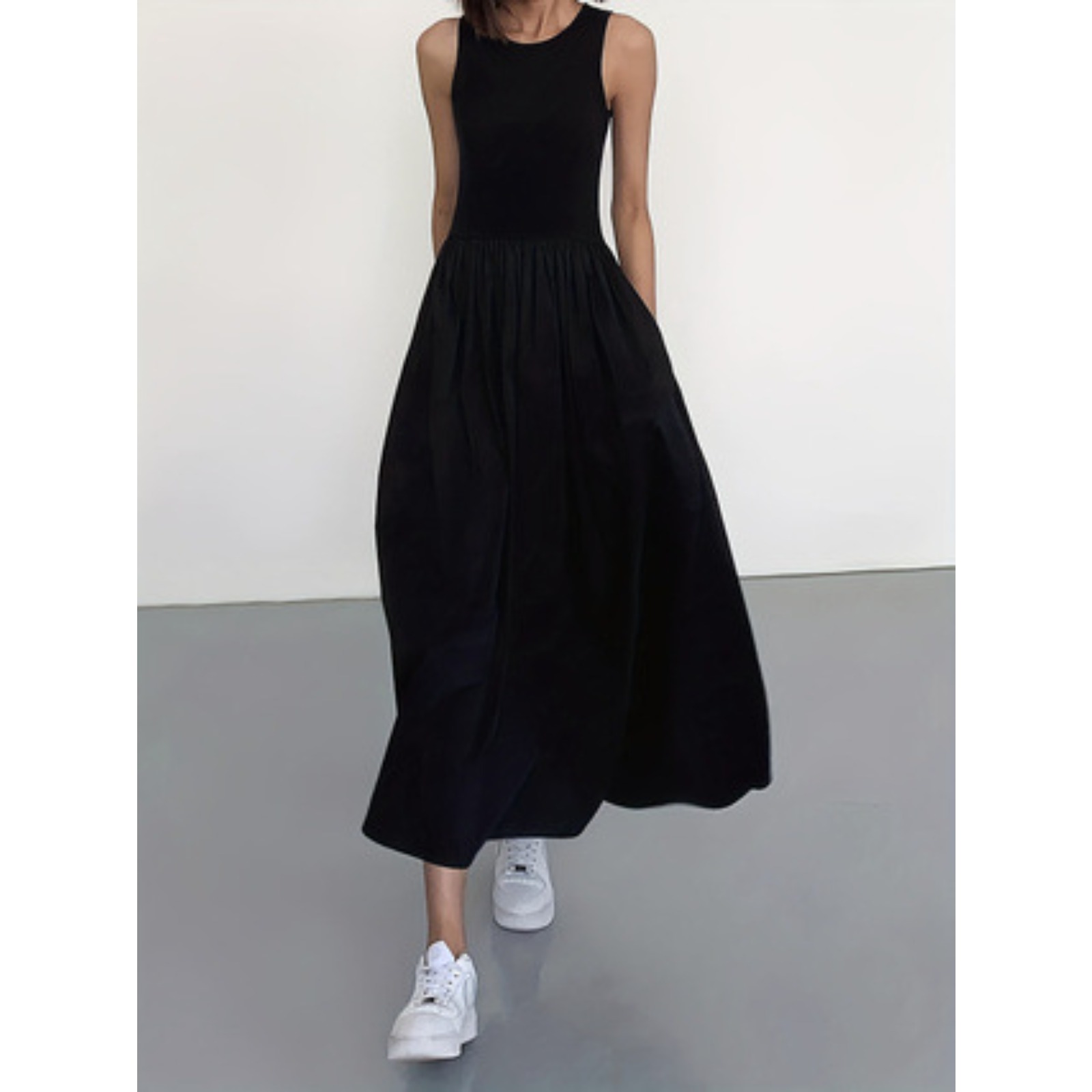 新款拼接长款无袖连衣裙女设计大摆型无袖连衣裙长裙