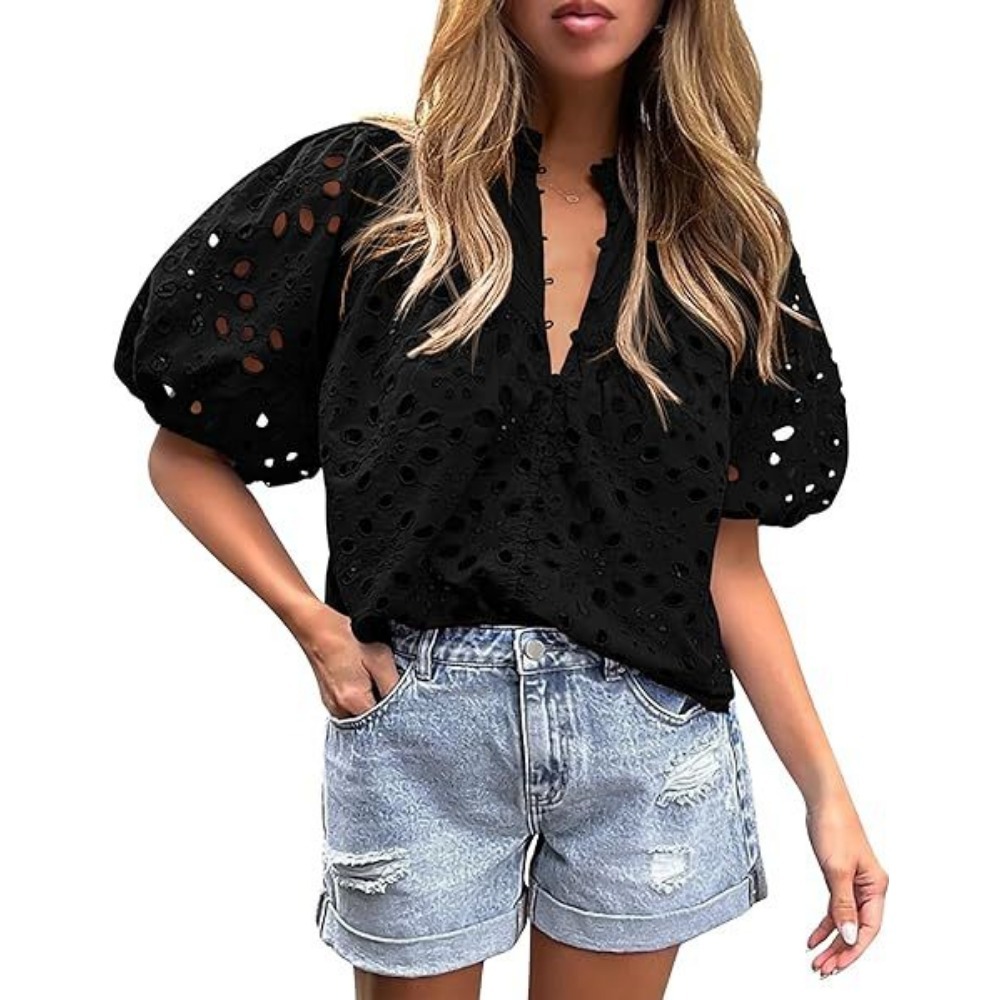 2025跨境女式夏季上衣时尚休闲灯笼袖 V 领纽扣镂空蕾丝刺绣衬衫