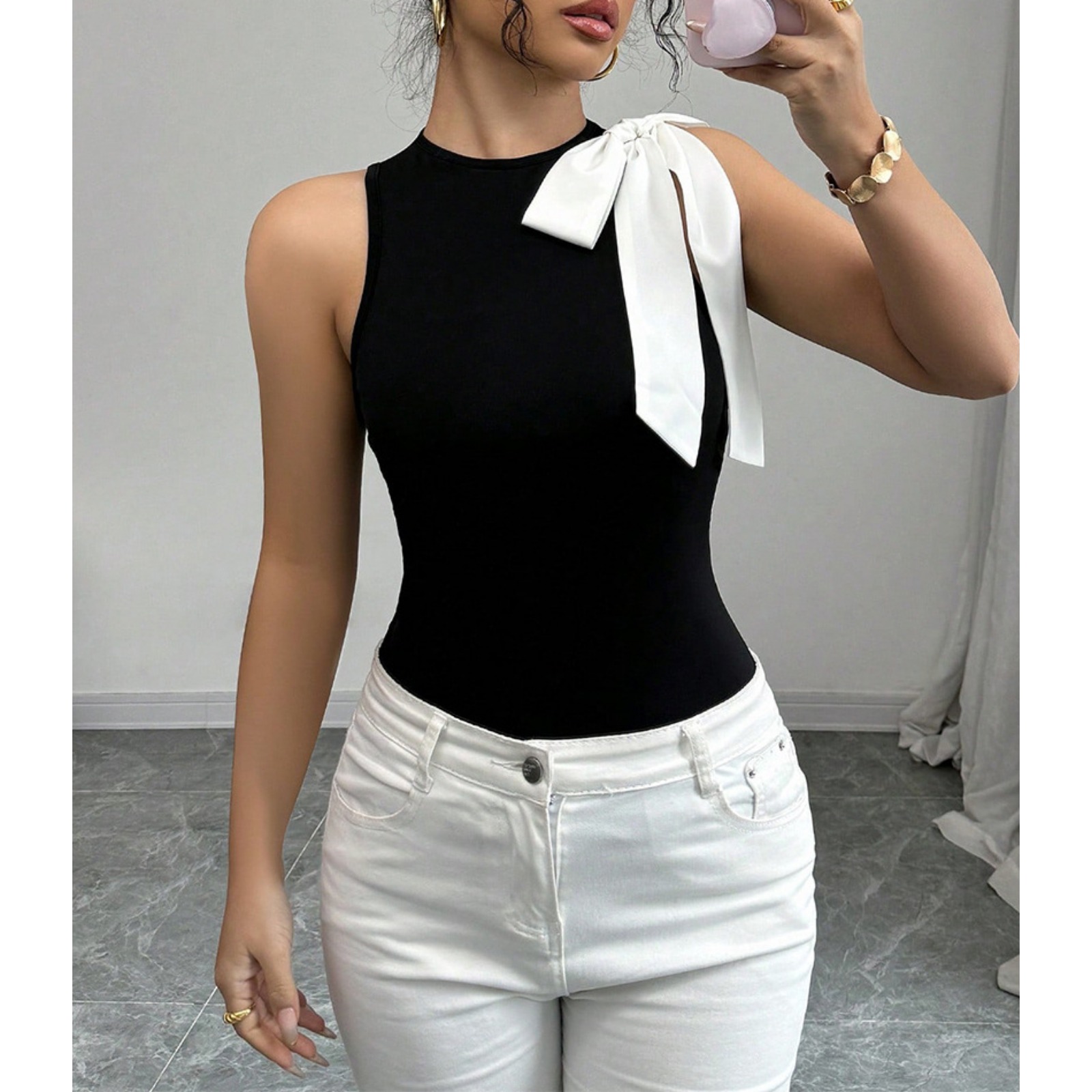 Women's Sleeveless Bow Detail Blouse - Elegant Slim Fit Casual Tank Top with Fashionable Neckline Design