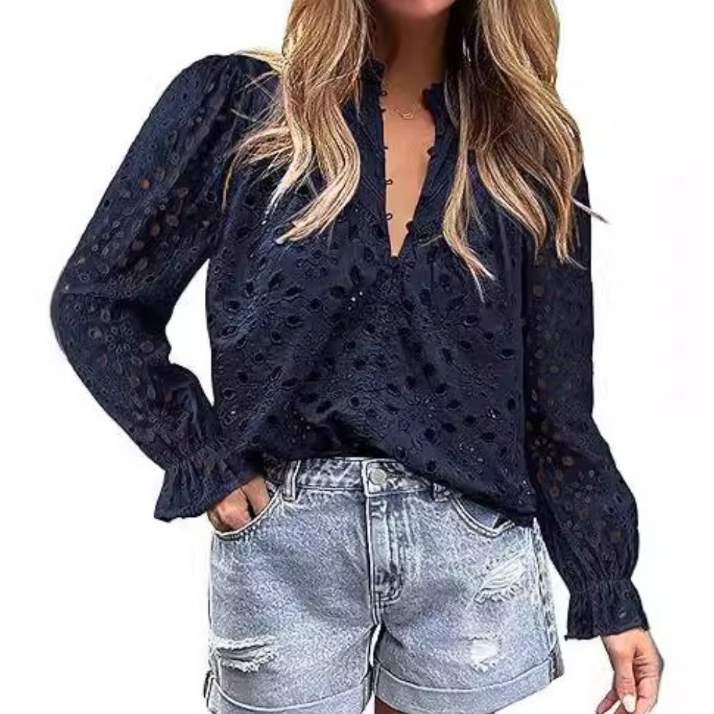 女式秋季上衣时尚喇叭长袖休闲V 领纽扣镂空蕾丝刺绣衬衫