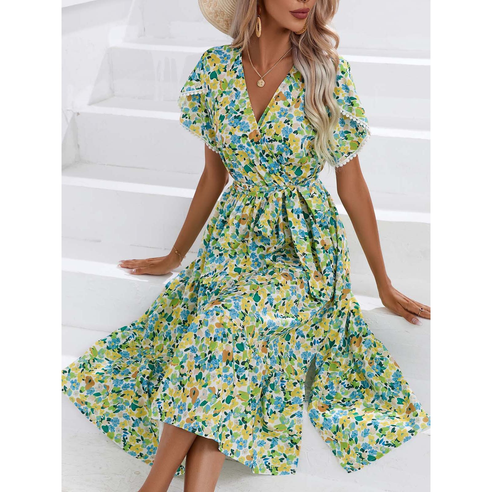 Women's V-Neck Floral Sundress Lace Trim Short Sleeve Beach Dress Side Slit Vacation Outfit Lightweight Polyester Summer Dress