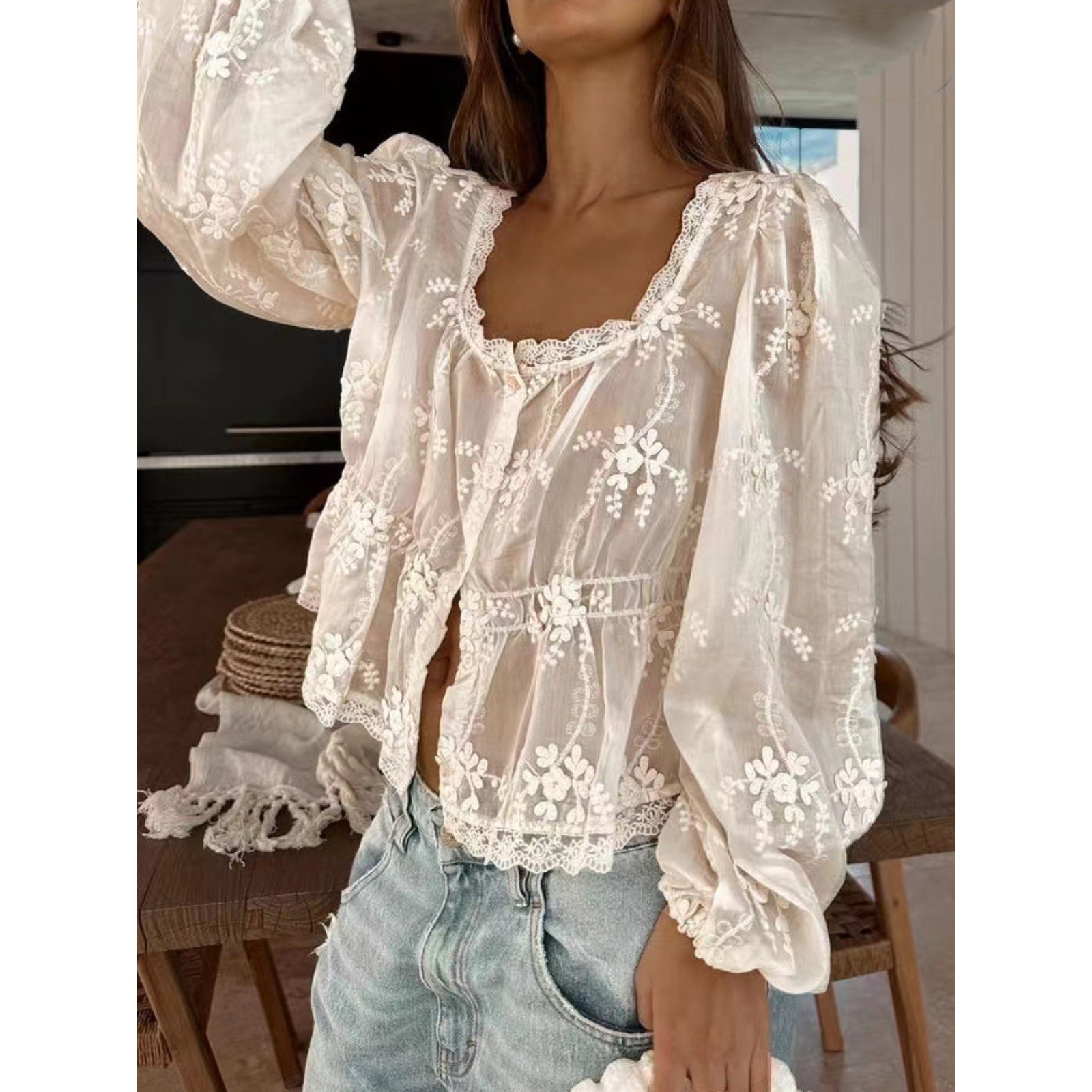 秋冬季新款性感女士U领宽松刺绣长袖衬衫