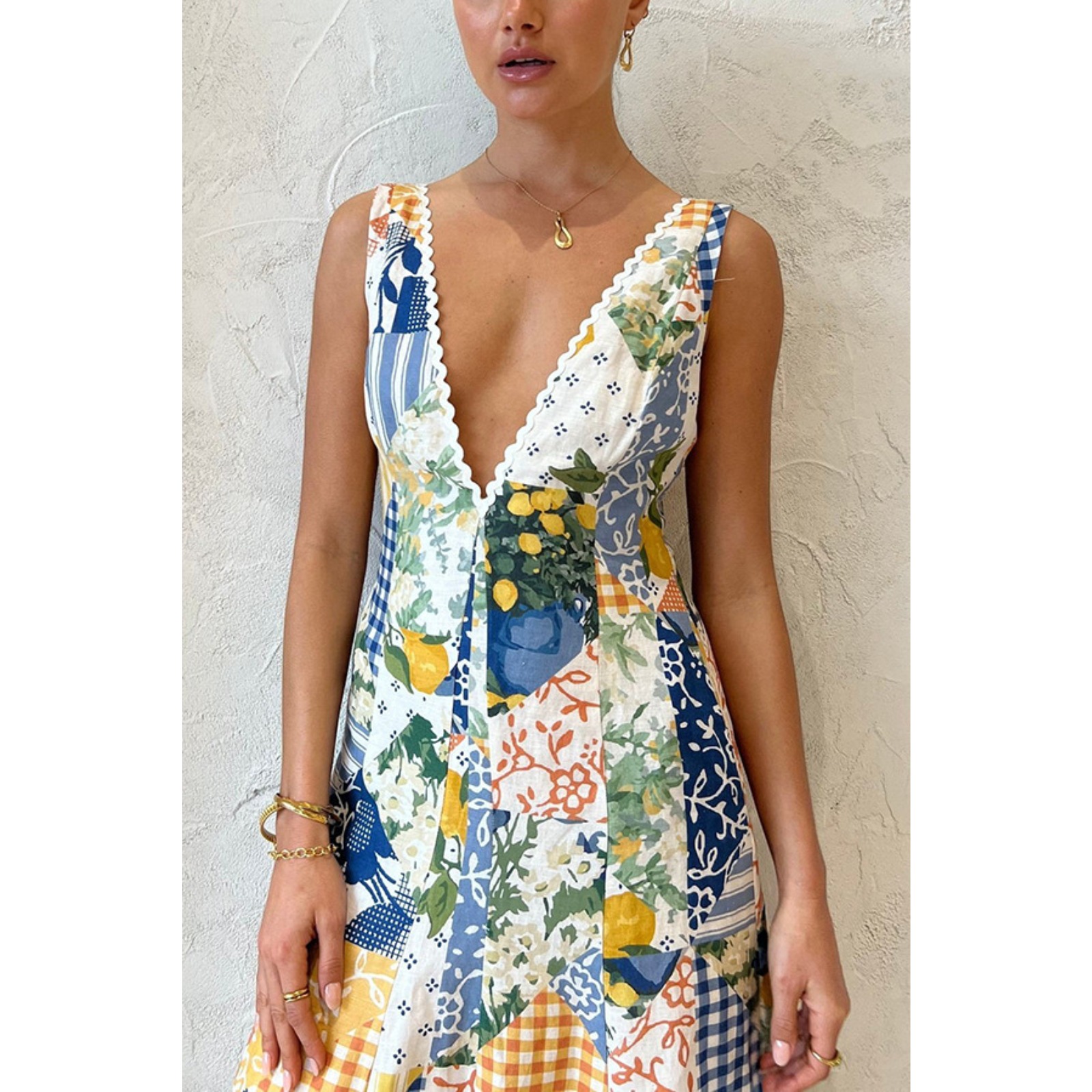 夏季休闲棉麻印花女装无袖大V领大摆连衣裙