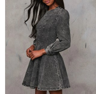 女性牛仔衬衫连衣裙 女性长袖圆领牛仔连衣裙 2025 年秋季可爱 A 字短款牛仔裙