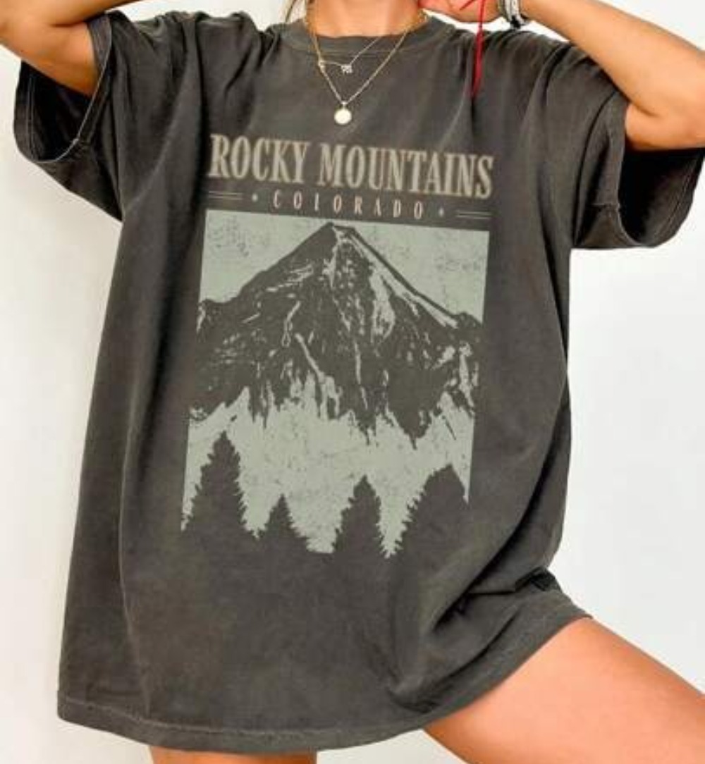 女子夏季新款透气舒适宽松大码T恤休闲字母山峦印花