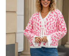 女士短款豹纹提花长袖前系扣宽松舒适针织上衣 美观的开衫毛衣 夹克衫