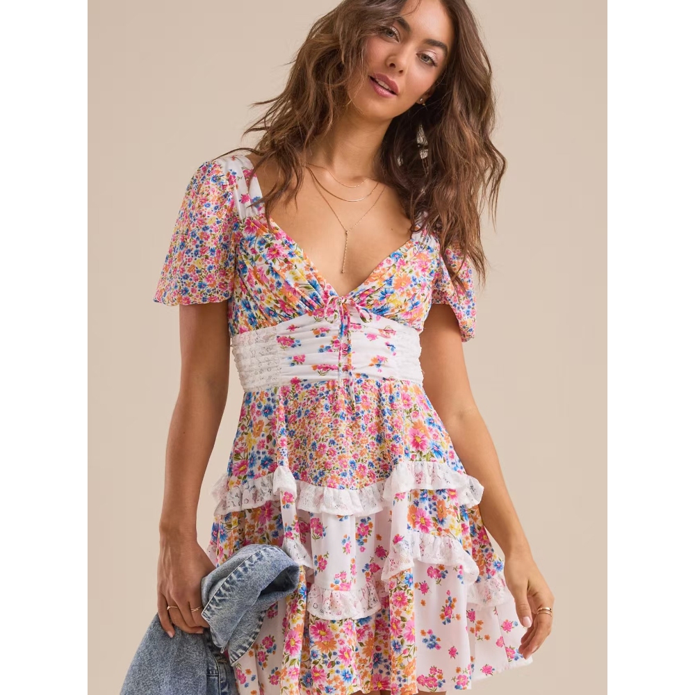  Women's Vintage Boho Floral Patchwork Short Dress V-Neck Puff Sleeve Slim Mini A-line Dress with Lace Trim Trendy Cottagecore Y2k Layered Ruffle Flowy Babydoll Dress Tiered Beach Cute Sundress 