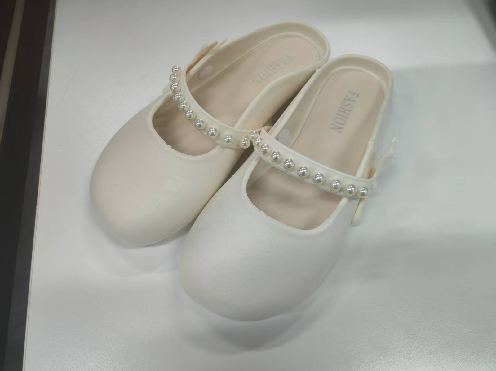 Haoyunda Pearl slippers