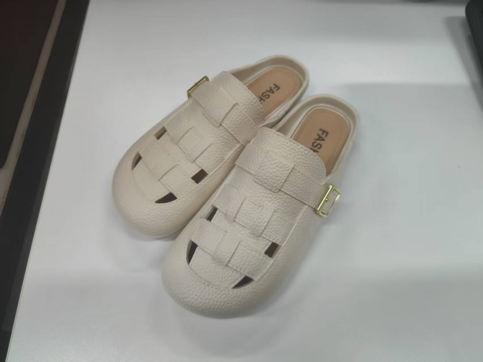 好运达环扣半包拖鞋