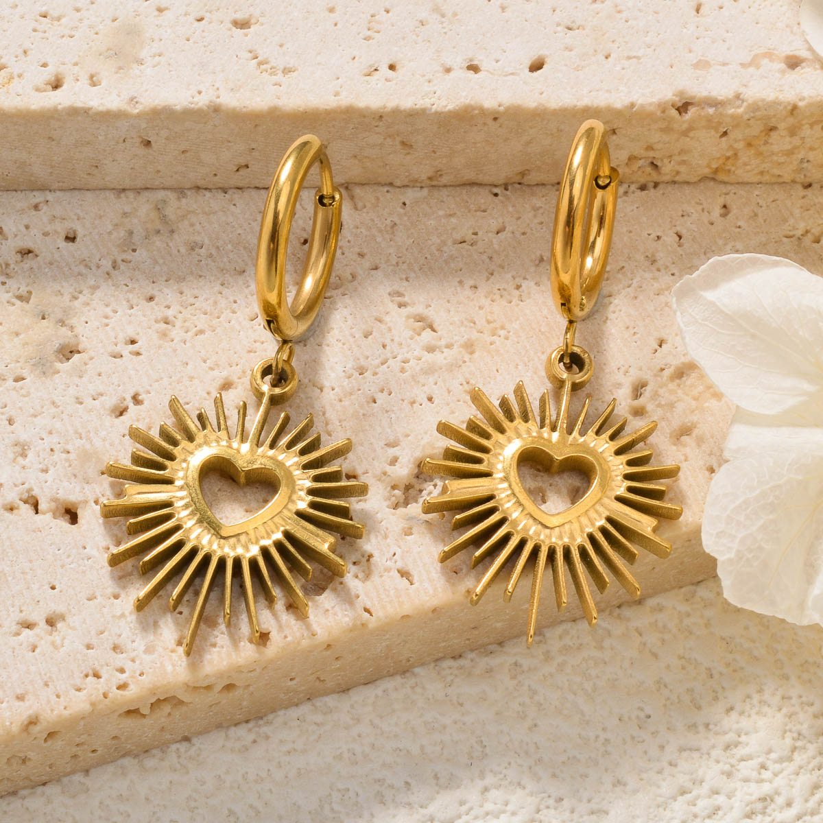 Women's fashion ring pendant earrings love pendant stainless steel hollow earrings exquisite jewelry Valentine's Day gift