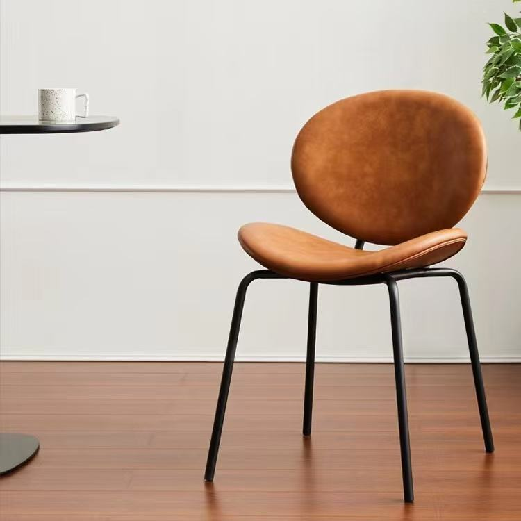 Simple and comfortable dining chair