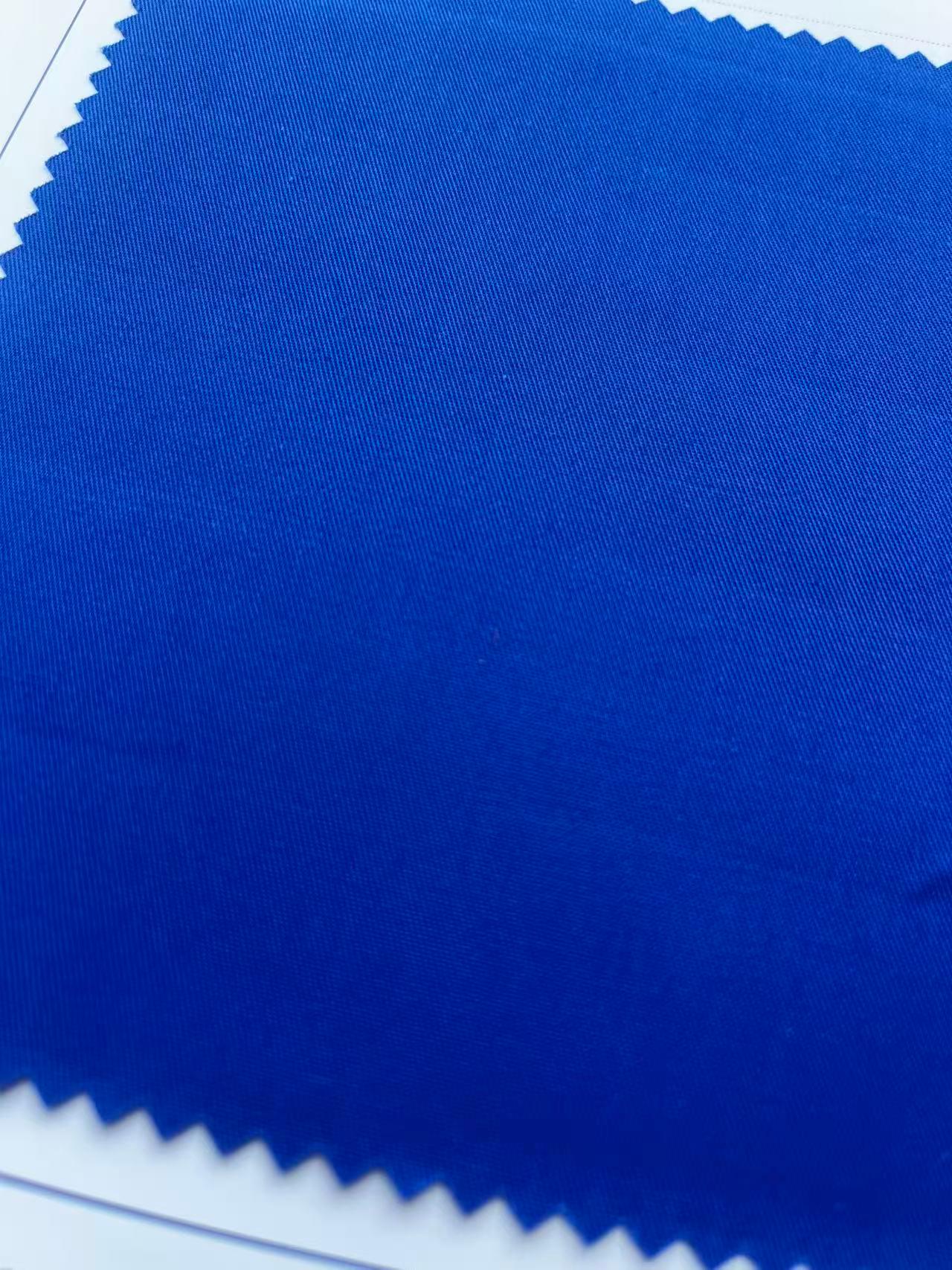 Polyester fabric, suitable for the production of summer work clothes or high requirements of food clothing, outdoor work clothes