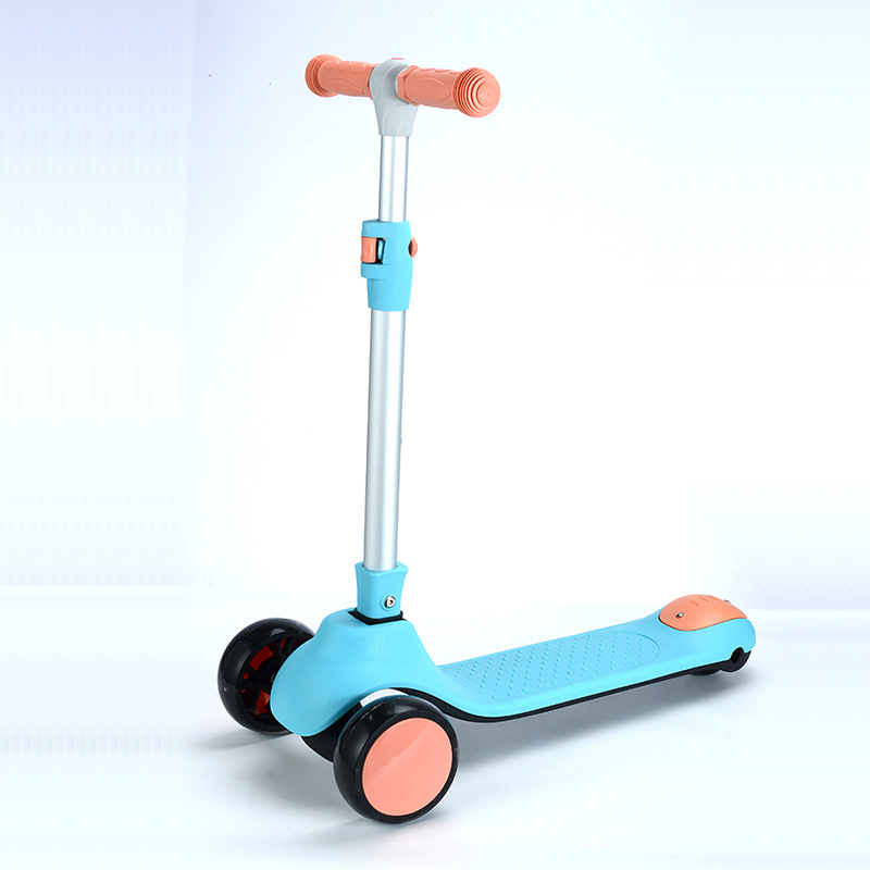 Wholesale children's hand pushed flash three wheel scooters, 3-6-9 years old, one button folding single legged baby scooters, foreign trade