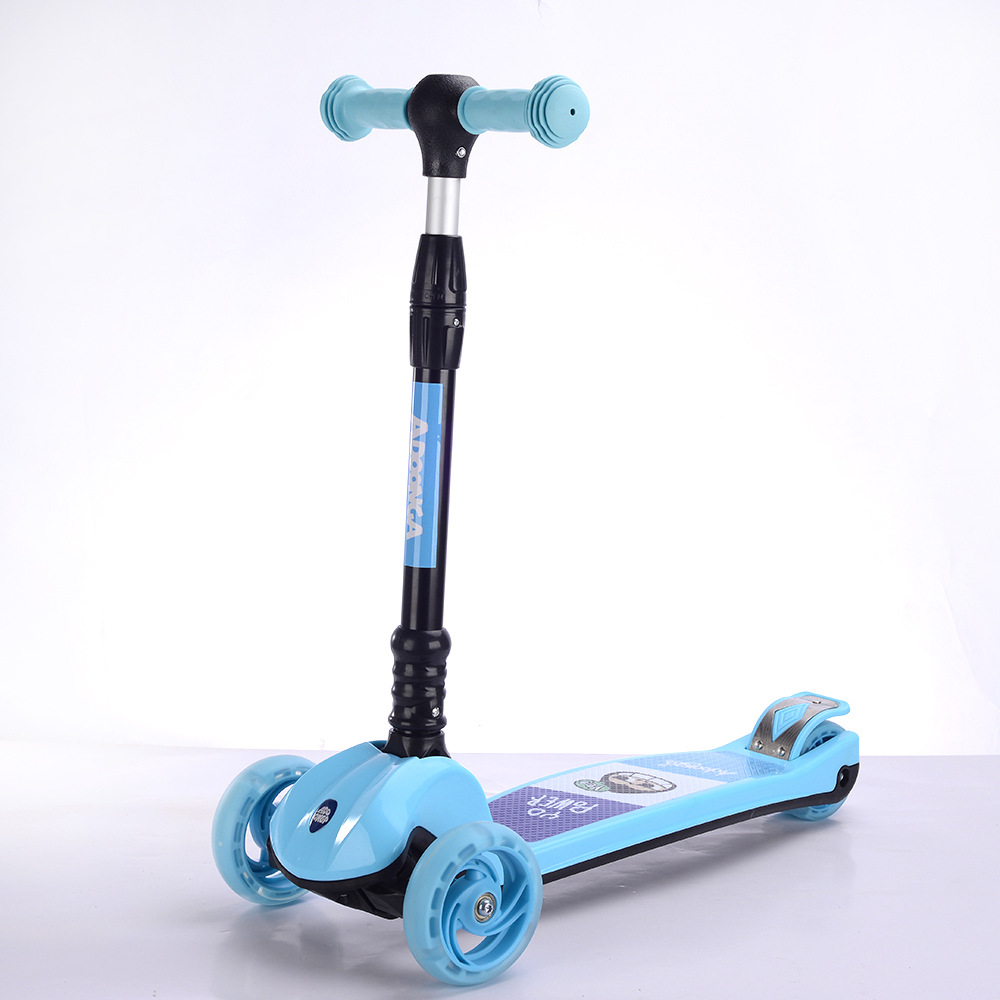 Foreign trade children's scooters are free of installation, with one button folding three wheel scooters for babies aged 3-6-12