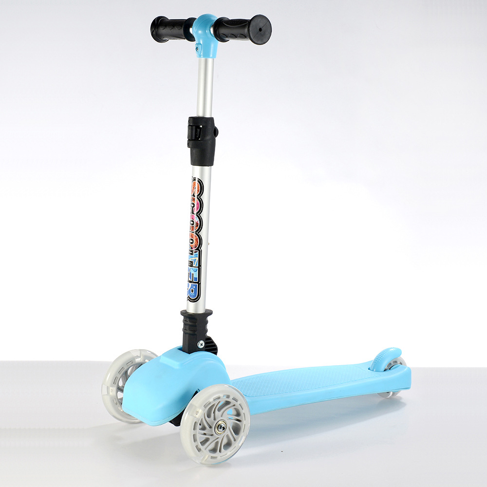 Foreign trade processing scooter children's scooters 3-6 years old folding three wheel flashing children's scooters wholesale