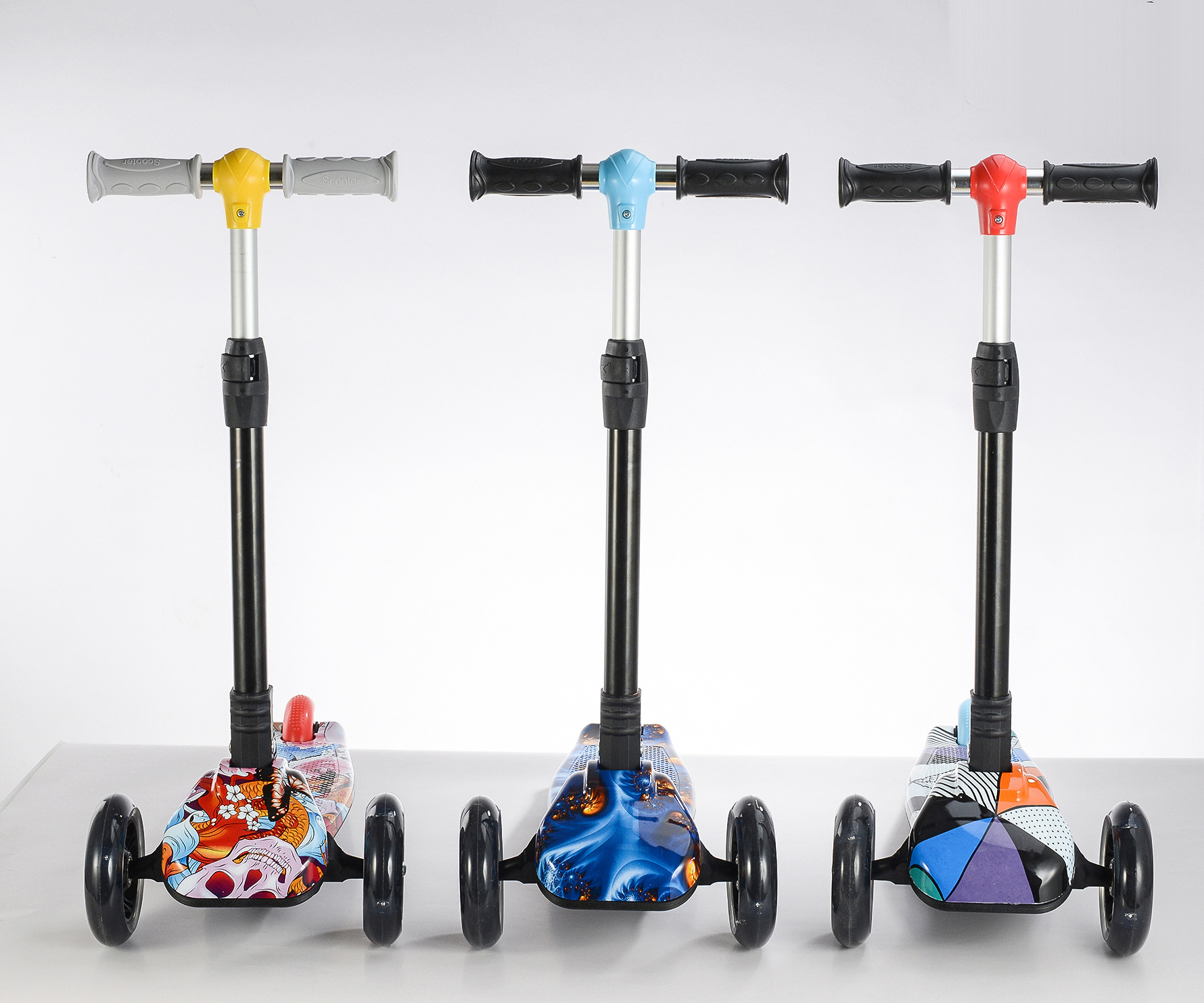 Foreign trade processing scooter children's scooters 3-6 years old folding three wheel flashing children's scooters wholesale