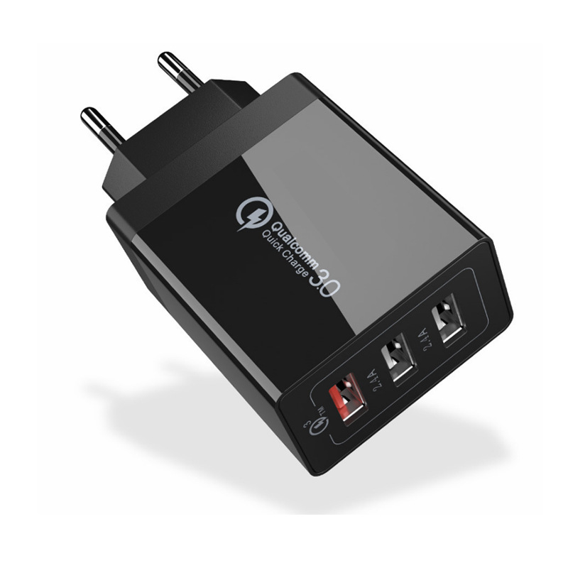 European, American, and British standard three port QC3.0 fast charging mobile phone charger with dual 2.4AUSB charging head suitable for Android FCP30W