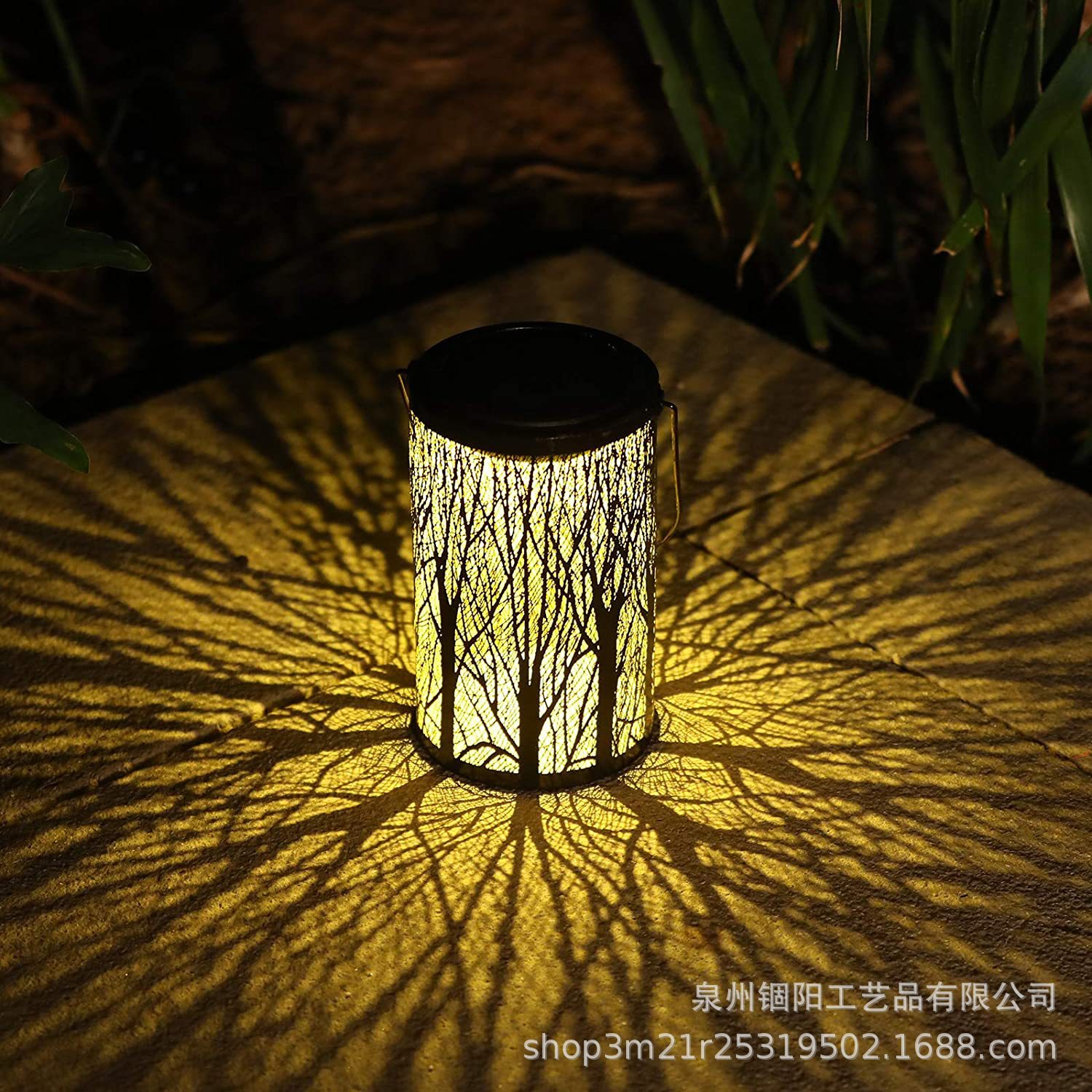 跨境创意户外太阳能灯铁艺镂空大树投影灯庭院景观装饰灯悬挂灯笼