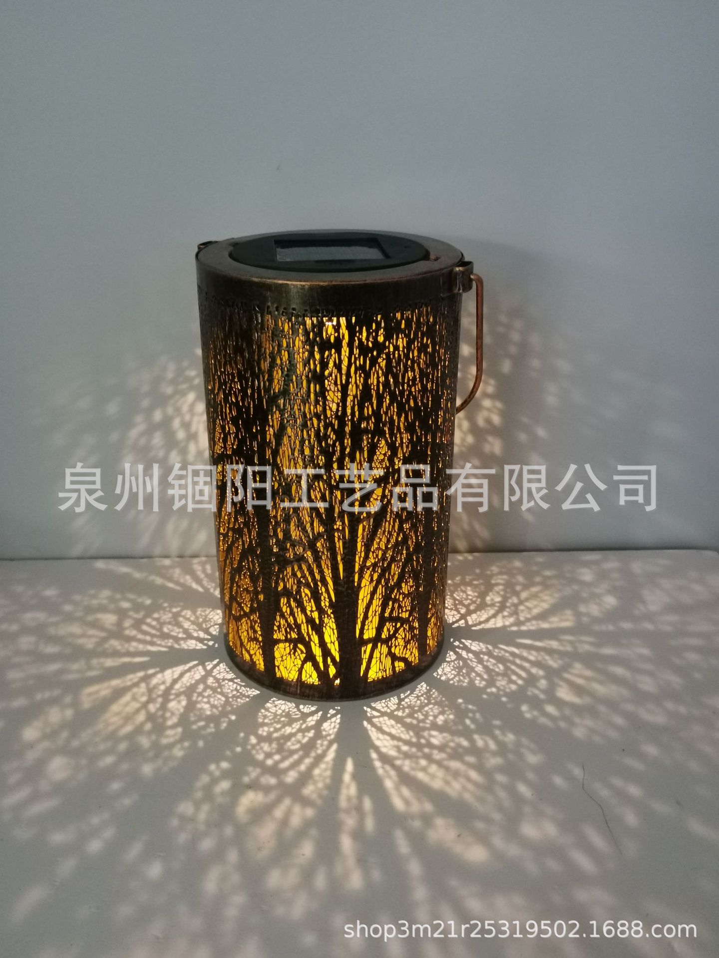 跨境太阳能铁艺镂空猫头鹰悬挂投影灯户外花园庭院景观装饰灯厂家