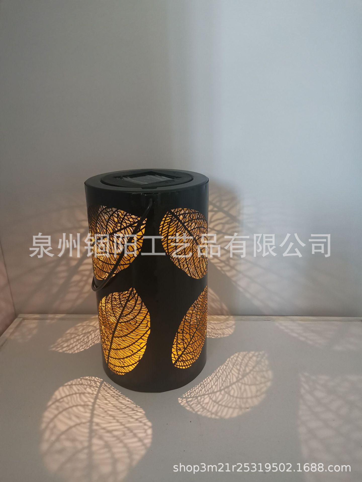 跨境太阳能铁艺镂空猫头鹰悬挂投影灯户外花园庭院景观装饰灯厂家