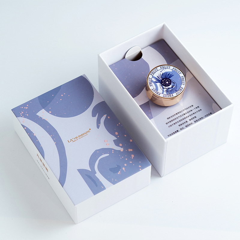 厂家车载香薰出风口香水汽车香氛礼盒持久清新淡香装饰两片装