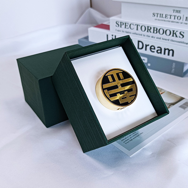 出风口车载香薰汽车香水香氛扩香器车用高档装饰空调车内摆件精油